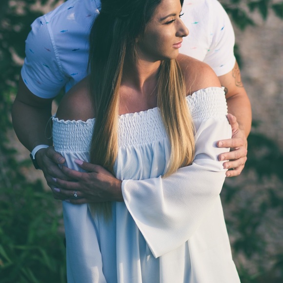 White off the shoulder boutique top - Picture 1 of 3